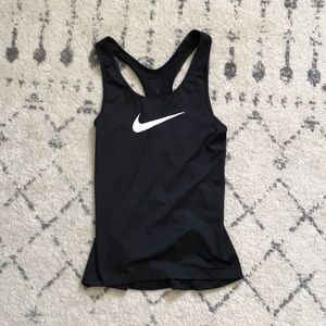 Nike pro workout top